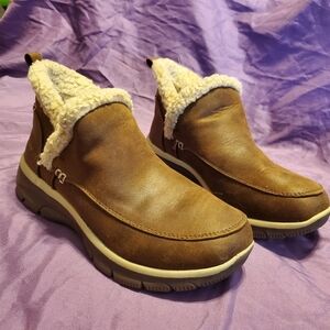 Skechers Brown Winter Boots with Cream Lining